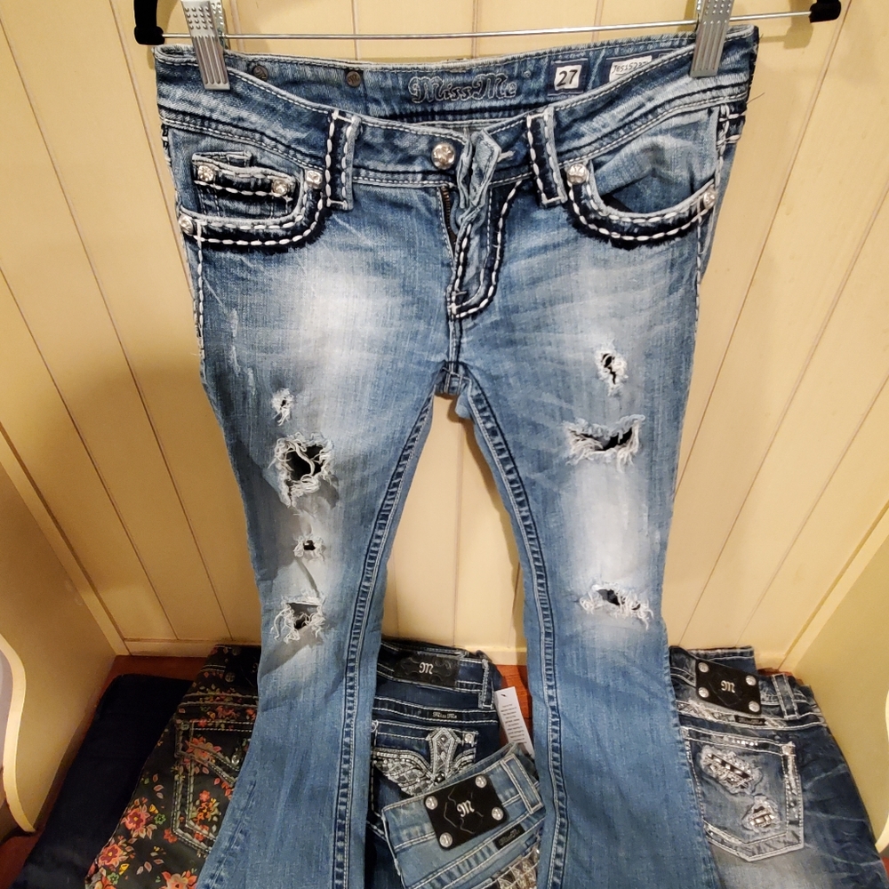 Miss Me Jeans distressed size 27 boot cut